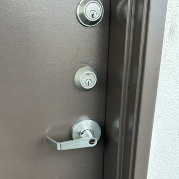 West Coast Locksmith - Outside view of bottom lock that auto locked when closed - Keys & Locksmiths Near Me - Woodland Hills, California