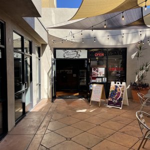 LESTAT’S ON PARK - 445 Photos & 855 Reviews - Coffee & Tea - 4496 Park