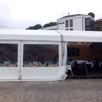 Náutico - La zona de parrillada y pulpo, en plan sidrería con bancadas largas - Cafeteria Near Me - Ribadeo, LU