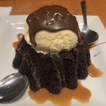 Chili's - Molten Chocolate Cake - Bars Near Me - Fontana, California