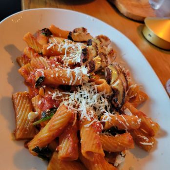 Estia - Pasta Ala Grecca with Chicken - Cocktail Bars Near Me - Radnor, Pennsylvania