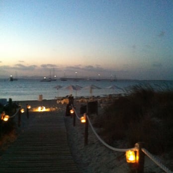 Juan y Andrea - Walkway to restaurant - Spanish Near Me - Formentera, PM