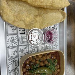Hocco's Signature Chana Masala (Served With Batura)
