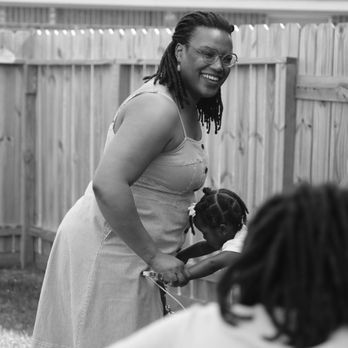 Tomii Culmer - Family portrait home session - Session Photography Near Me Tomii Culmer - Family portrait home session - Session Photography Near Me