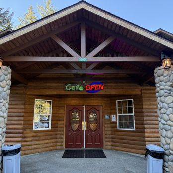 Blue Ox Cafe - Bars Near Me - Klamath, California