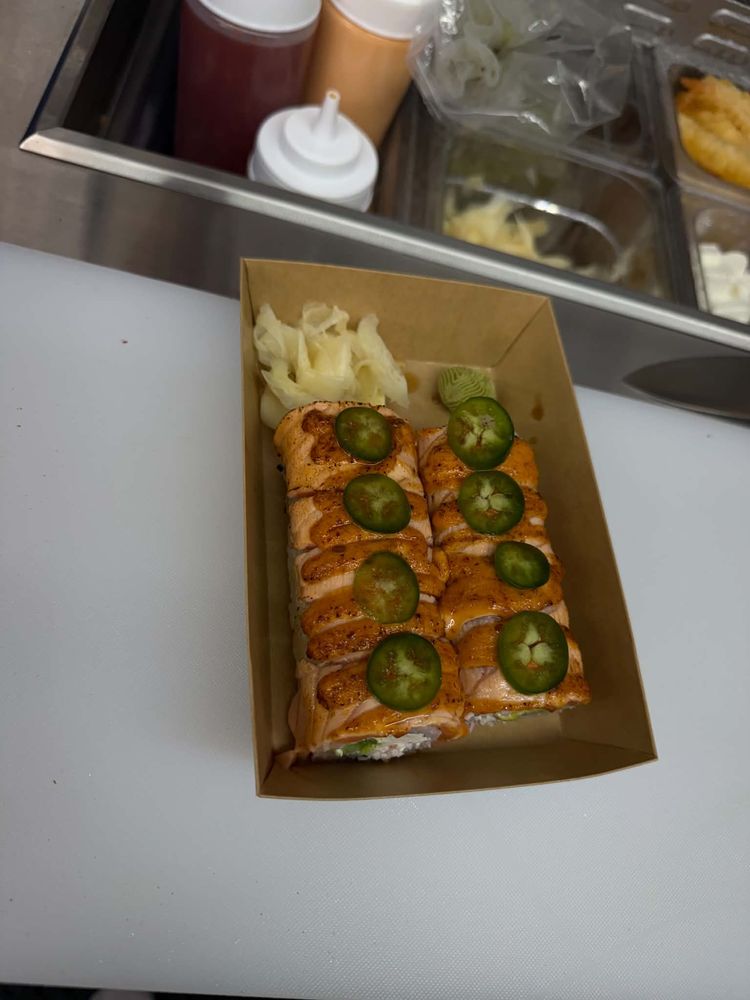 Roll Street Sushi Logo