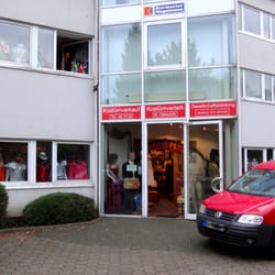 Kostümverleih u. -verkauf, Auftritte Manuel Habenicht - Sicht von der Straße, Front des Kostümverleihs