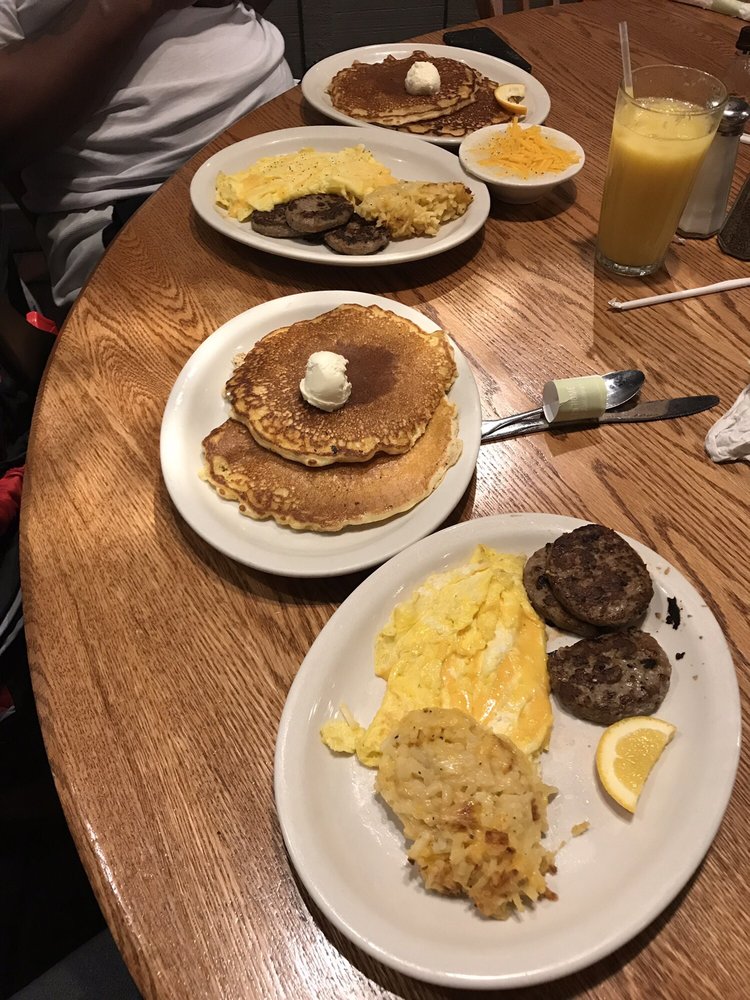 CRACKER BARREL OLD COUNTRY STORE 153 Photos & 106 Reviews American