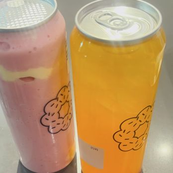 Mochinut-Palos Verdes - Strawberry Shortcake Smoothie & Peach Mango Lemonade - Desserts Near Me - Rolling Hills Estates, California