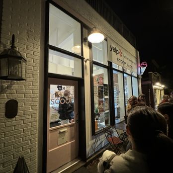 Scoop - Outside - Ice Cream & Frozen Yogurt Near Me - Richmond, Virginia