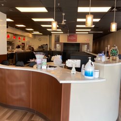 The Pancake House - Lewis Center - Empty restaurant