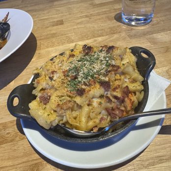 Stäge Kitchen & Bar - lobster mac n cheese - Seafood Near Me - Peachtree Corners, Georgia Stäge Kitchen & Bar - lobster mac n cheese - Seafood Near Me - Peachtree Corners, Georgia