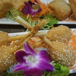 香葉泰國菜館 - Sugar cane shrimp mousse