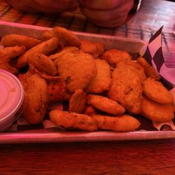 Mama Kwan's Tiki Bar & Grill - Fried pickle appetizer - super crunchy and tasty!