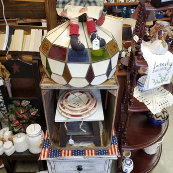 Molly & Friends - Antiques Near Me - Fredericksburg, Virginia Molly & Friends - Antiques Near Me - Fredericksburg, Virginia