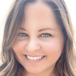 Inner Glow Day Spa - Kym has been in the skincare industry for over a decade, licensed in both CA and TX.