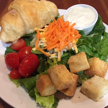 Cheddar's Scratch Kitchen - Side House Salad - Comfort Food Near Me - Louisville, Kentucky