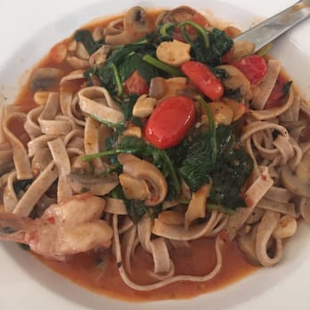 La Lanterna Restaurant & Caffe - Fettuccini - Italian Near Me - Yonkers, New York