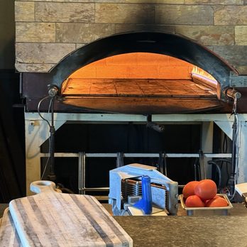 Black Sheep Pub And Grill - Brick oven for pizzas & flat breads - Pubs Near Me - Green Bay, Wisconsin