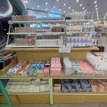 Mumuso - Cards & Stationery Near Me - Toronto, Ontario