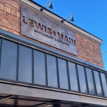 Lewis & Main - New American Near Me - Monroe, Washington