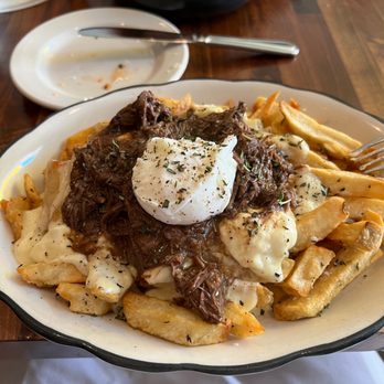SENATE - Poutine! - Gastropubs Near Me - Blue Ash, Ohio