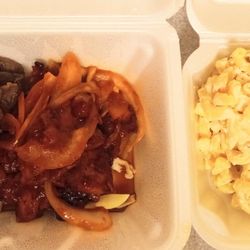 LoLo Hawaiian BBQ - Two Meat Mix and Macaroni salad two scoops upon arrival