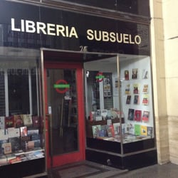 Librería Subsuelo en una de las diagonales de la Galería Edwards.