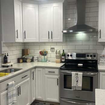 GO Pro Carpentry - Tile back splash - Carpenters Near Me - Jerseyville, Illinois GO Pro Carpentry - Tile back splash - Carpenters Near Me - Jerseyville, Illinois