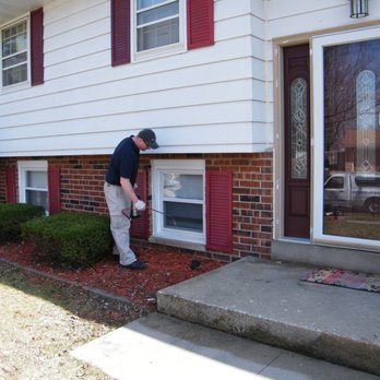 Midwest Pest Control - Mulch is perfect for insects. Keep in mind that when you place mulch around the house, it is likely to be already infested with bugs. - Pest Control Near Me - Waukesha, Wisconsin Midwest Pest Control - Mulch is perfect for insects. Keep in mind that when you place mulch around the house, it is likely to be already infested with bugs. - Pest Control Near Me - Waukesha, Wisconsin