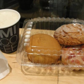 Cafe Dulce - HK style Milk Tea, hazelnut crumble, mocha roti and bacon doughnut - Coffee & Tea Near Me - Los Angeles, California