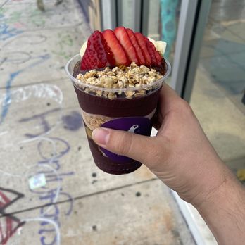 Oakberry Acai - 16Oz 16 oz. Works Bowl - Juice Bars & Smoothies Near Me - Miami, Florida