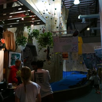 Boulderdash Indoor Rock Climbing - Entry way view - Gyms Near Me - Thousand Oaks, California Boulderdash Indoor Rock Climbing - Entry way view - Gyms Near Me - Thousand Oaks, California