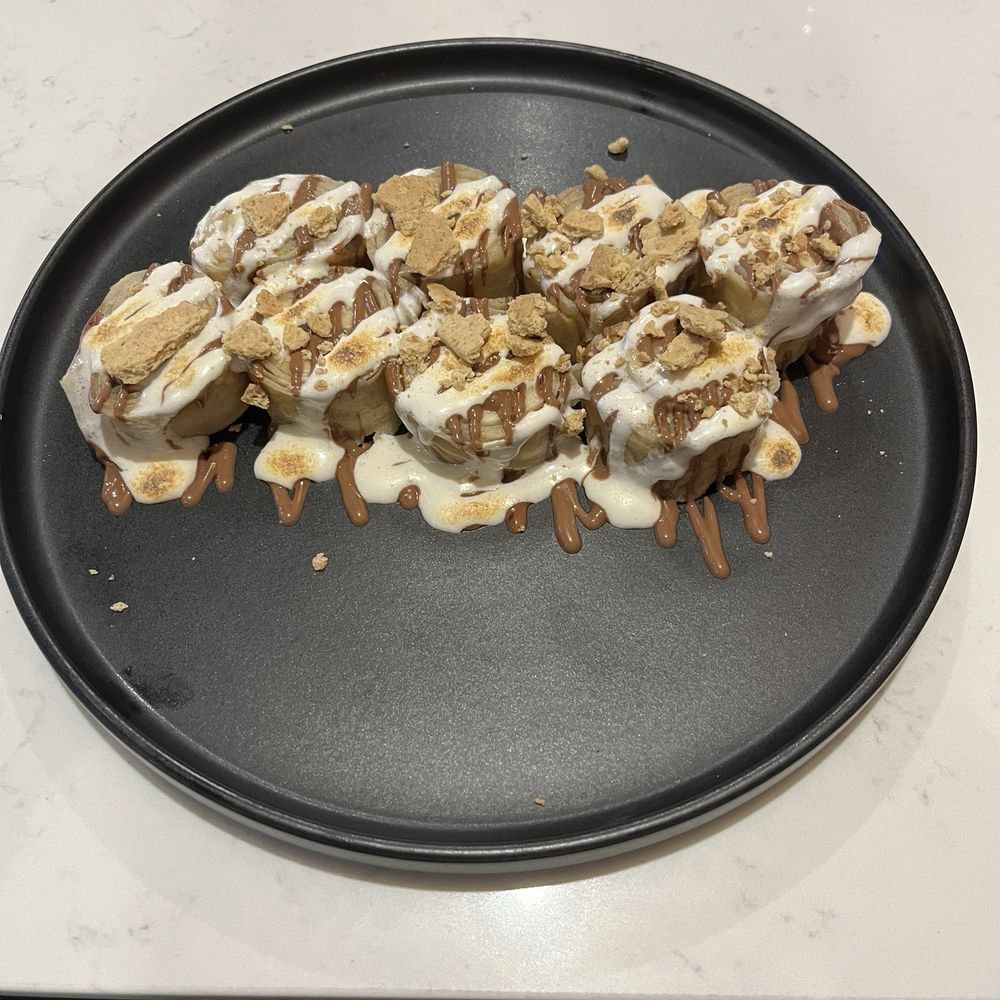 Lune Cafe - Smores sushi (seasonal) - Desserts Near Me - Seattle, Washington Lune Cafe - Smores sushi (seasonal) - Desserts Near Me - Seattle, Washington