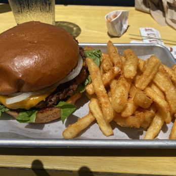 Green Cheek Beer Co. - Vegan California Burger - Breweries Near Me - Sunset Beach, California