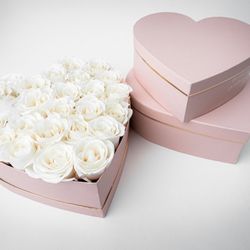 Posh & Bloom - Heart Rosé Box (Size | Chic, Gorg & Luxe)