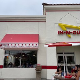 Exterior outside entrance of In-N-Out Burger - Ventura, California Exterior outside entrance of In-N-Out Burger - Ventura, California
