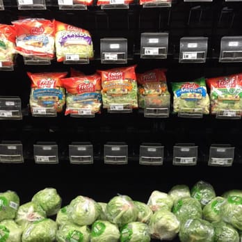 Mariano's - Roscoe Village - Try and find spinach.  Jewel had plenty and it was clean over there. - Grocery Near Me - Chicago, Illinois