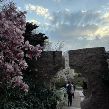 Enid A Haupt Garden - Botanical Gardens Near Me - Washington, DC, District of Columbia