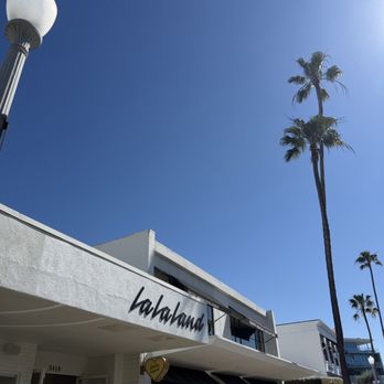 La La Land - Coffee & Tea Near Me - Newport Beach, California