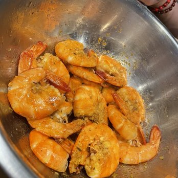 Reel Seafood & Bar - Shrimp with Tom Yum and garlic butter seasoning - Chicken Wings Near Me - Houston, Texas Reel Seafood & Bar - Shrimp with Tom Yum and garlic butter seasoning - Chicken Wings Near Me - Houston, Texas