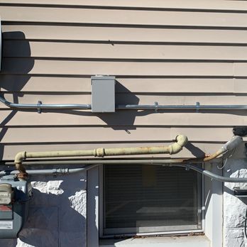 Shockwave Electrical Contractor - EV Car Charger with disconnect - Electricians Near Me Shockwave Electrical Contractor - EV Car Charger with disconnect - Electricians Near Me