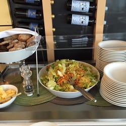 Bistro O mat - Lounaan raastepöytä