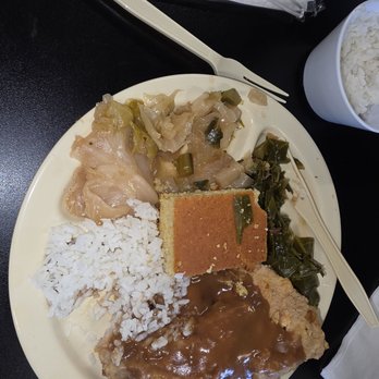 Doc's Cafeteria - Smothered chops, cabbage, greens, white rice, cornbread - Cafeteria Near Me - Lubbock, Texas