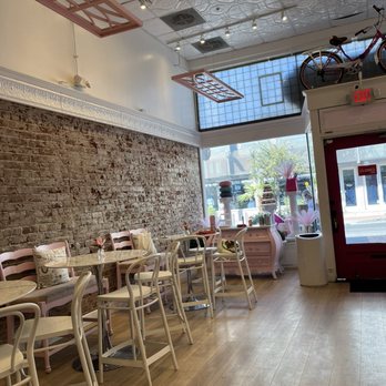 Le Macaron French Pastries - Coffee & Tea Near Me - Tucson, Arizona