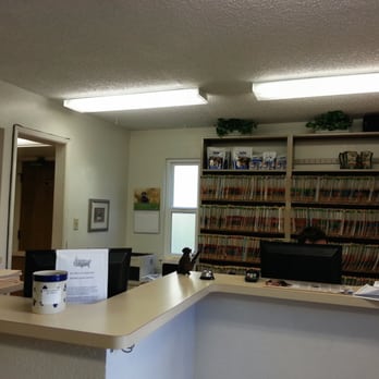 De Anza Veterinary Clinic - Front desk area. - Veterinarians Near Me - Cupertino, California De Anza Veterinary Clinic - Front desk area. - Veterinarians Near Me - Cupertino, California