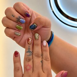 Shape Nail Lounge
