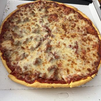 Cousins Pizza Pub - Lrg Pizza - Pizza Near Me - Roselle, Illinois Cousins Pizza Pub - Lrg Pizza - Pizza Near Me - Roselle, Illinois