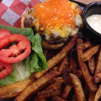 Tomaselli's at Rosario - Buffalo burger. I would've been happy with more buffalo sauce, but totally good! - Pizza Near Me - Providence, Rhode Island