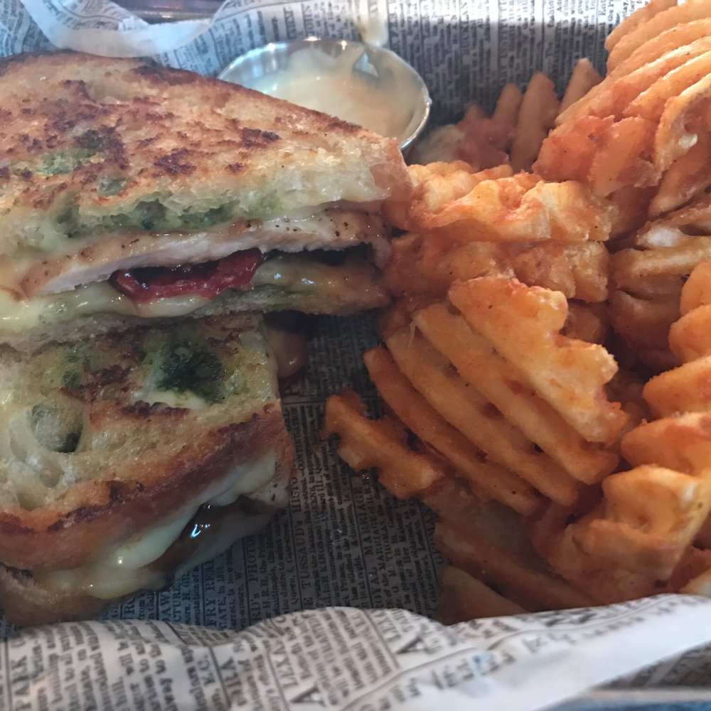 The Committed Pig - Great flavor. The fries were AMAZING, I can eat them all day and night. Great for lunch. Food came fast. - Breakfast & Brunch Near Me - Morristown, New Jersey